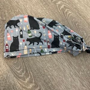 Black cat & wine scrub cap